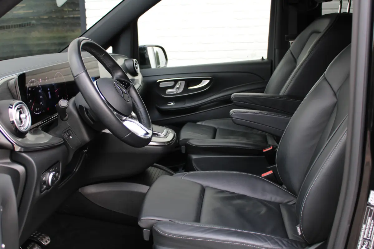 300d / AMG / Exclusive / 7-Pers / 4-Matic / Luchtv / Elec Stoel / Burmester / Vol Opties / NIEUWSTAAT