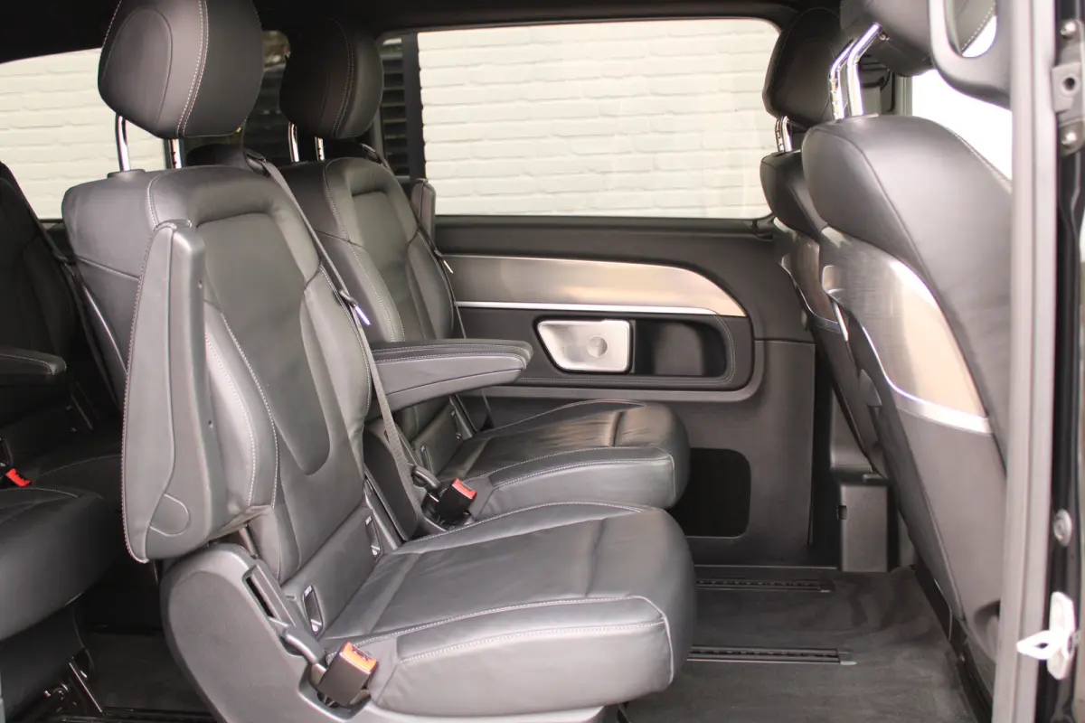 300d / AMG / Exclusive / 7-Pers / 4-Matic / Luchtv / Elec Stoel / Burmester / Vol Opties / NIEUWSTAAT