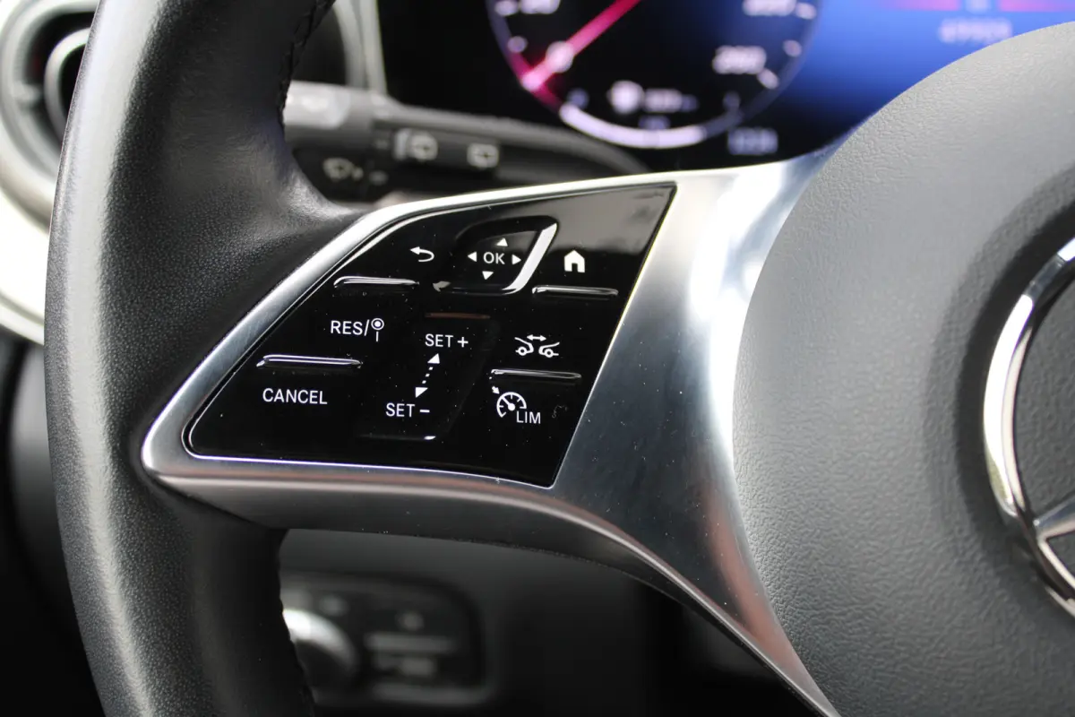 300d / AMG / Exclusive / 7-Pers / 4-Matic / Luchtv / Elec Stoel / Burmester / Vol Opties / NIEUWSTAAT