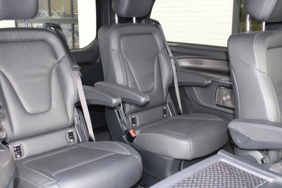 300d / AMG / Exclusive / 7-Pers / 4-Matic / Luchtv / Elec Stoel / Burmester / Vol Opties / NIEUWSTAAT