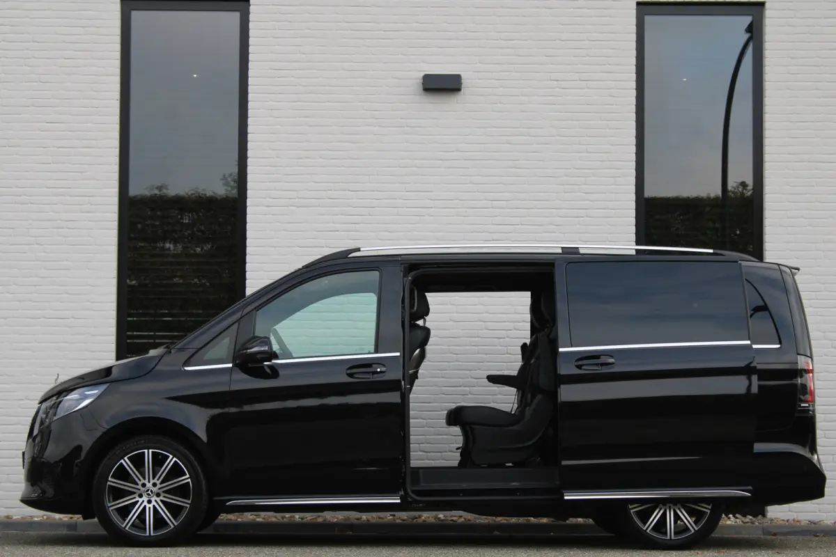 300d / AMG / Exclusive / 7-Pers / 4-Matic / Luchtv / Elec Stoel / Burmester / Vol Opties / NIEUWSTAAT