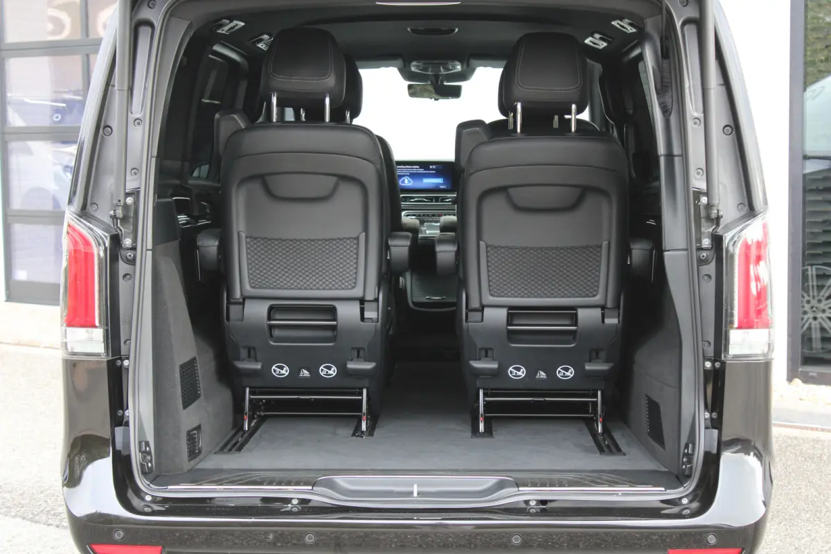 300d / AMG / Exclusive / 7-Pers / 4-Matic / Luchtv / Elec Stoel / Burmester / Vol Opties / NIEUWSTAAT