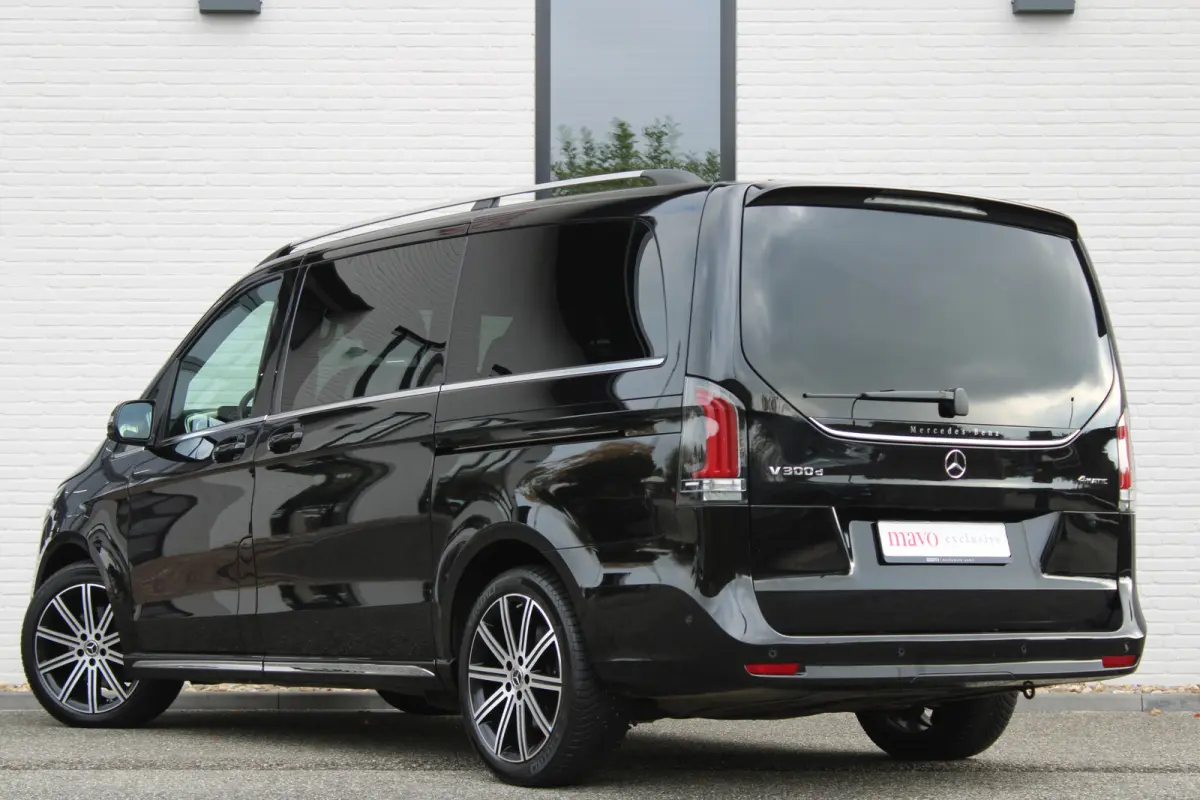 300d / AMG / Exclusive / 7-Pers / 4-Matic / Luchtv / Elec Stoel / Burmester / Vol Opties / NIEUWSTAAT