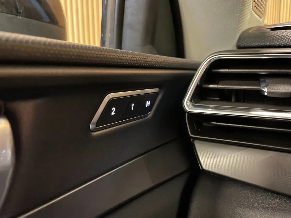 1.5|PHEV|NL-AUTO|NAP|BLUE|PANO|ACC|CAMERA|ANDROID/CARPLAY|STOELVERW|INFINITY AUDIO|MEMORY|ELEK. A-KLEP + INTERIEUR|