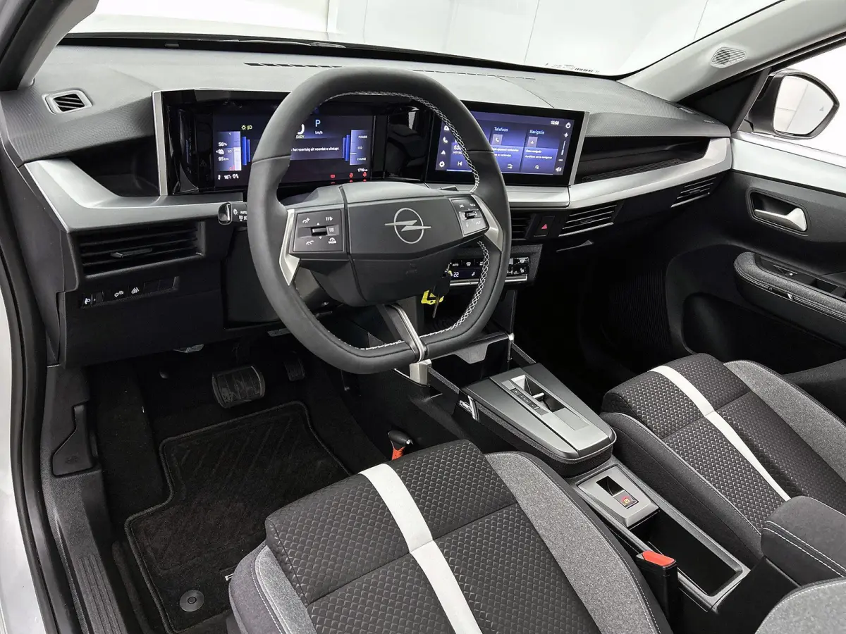 113pk GS 44 kWh Automaat | Tot 8 Jaar Garantie | Winter-Pakket | Dakrails | Navigatie | Climate Control | Cruise Control | Camera | 17"LMV | Dodehoekdetectie |