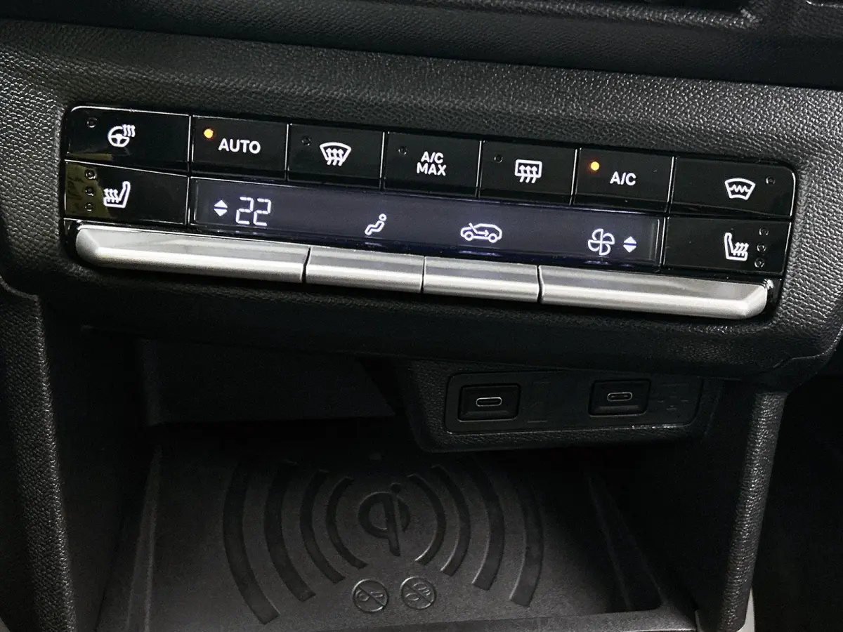 113pk GS 44 kWh Automaat | Tot 8 Jaar Garantie | Winter-Pakket | Dakrails | Navigatie | Climate Control | Cruise Control | Camera | 17"LMV | Dodehoekdetectie |