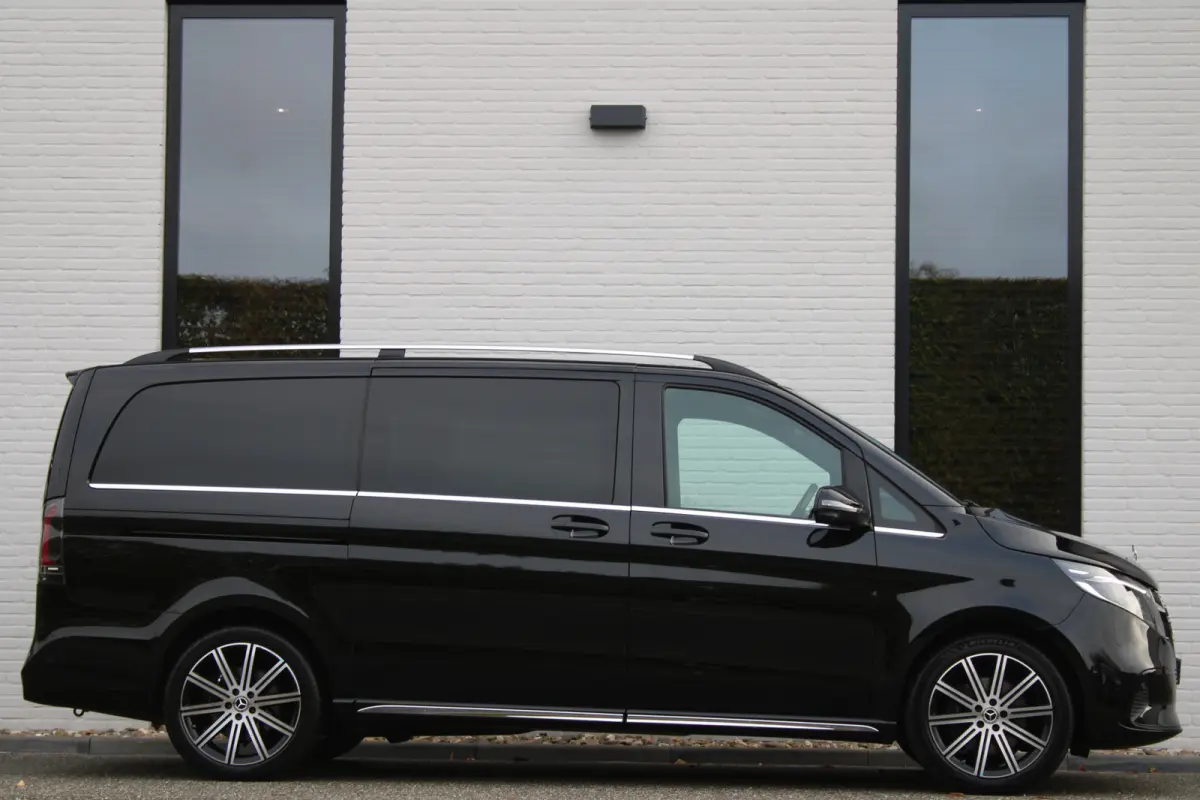 300d / AMG / Exclusive / DC / 4-Matic / Luchtv / Elec Stoel / Burmester / Vol Opties / NIEUWSTAAT