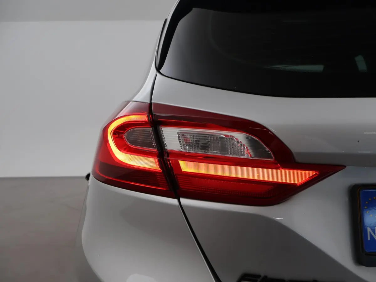 1.0 ECOBOOST ST-LINE + WINTERPACK | NAVIGATIE | APPLE CARPLAY | 17 INCH LMV