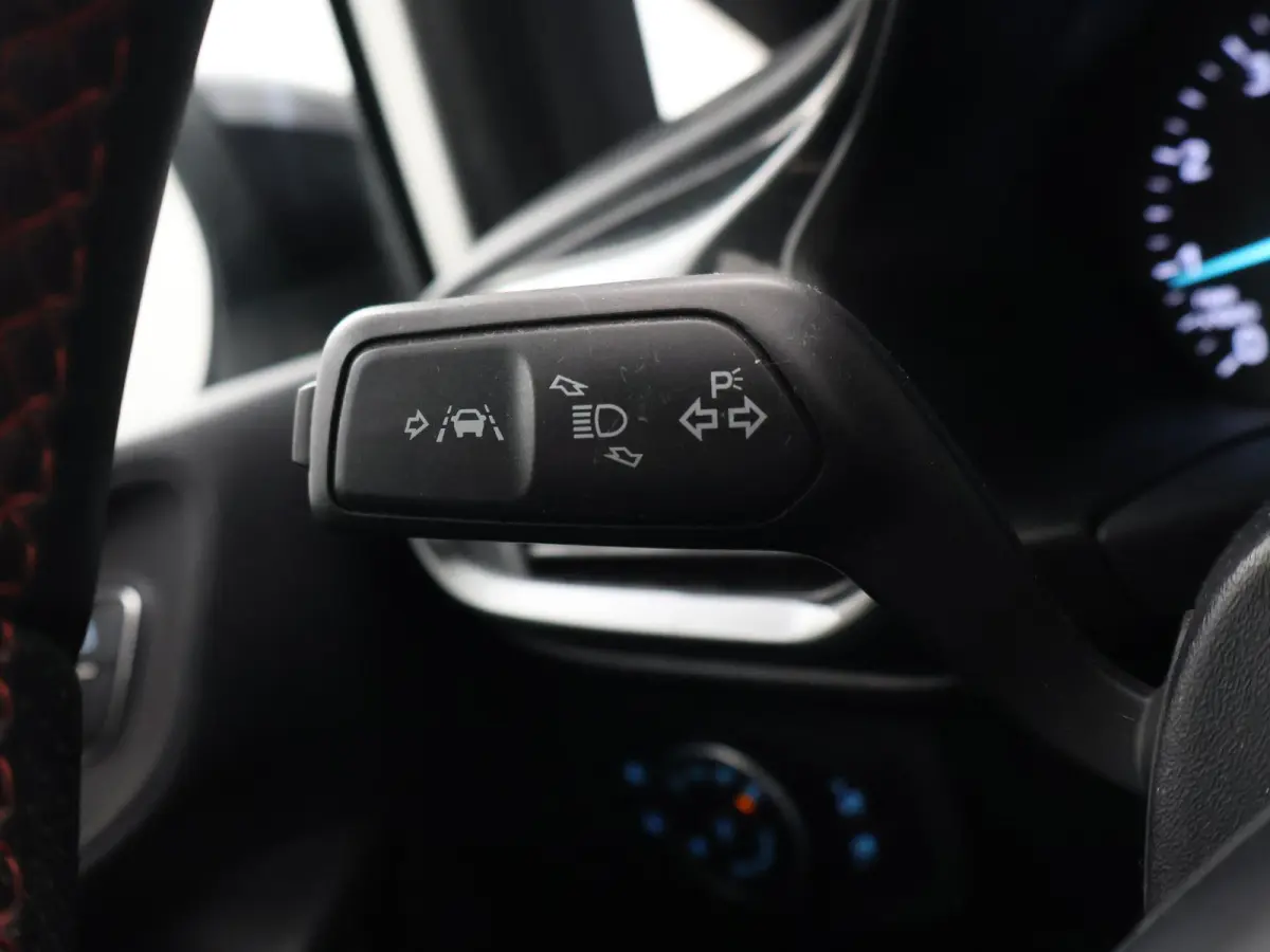 1.0 ECOBOOST ST-LINE + WINTERPACK | NAVIGATIE | APPLE CARPLAY | 17 INCH LMV