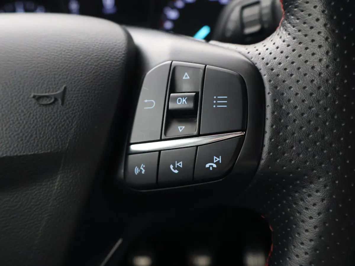 1.0 ECOBOOST ST-LINE + WINTERPACK | NAVIGATIE | APPLE CARPLAY | 17 INCH LMV