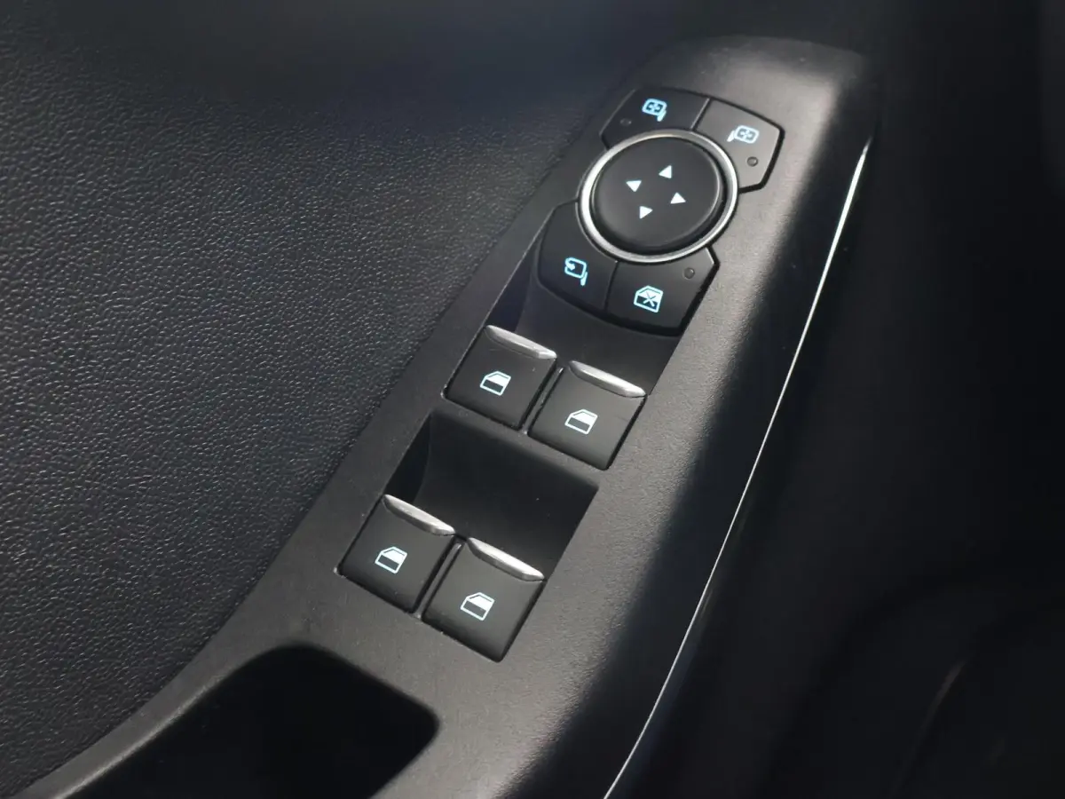 1.0 ECOBOOST ST-LINE + WINTERPACK | NAVIGATIE | APPLE CARPLAY | 17 INCH LMV