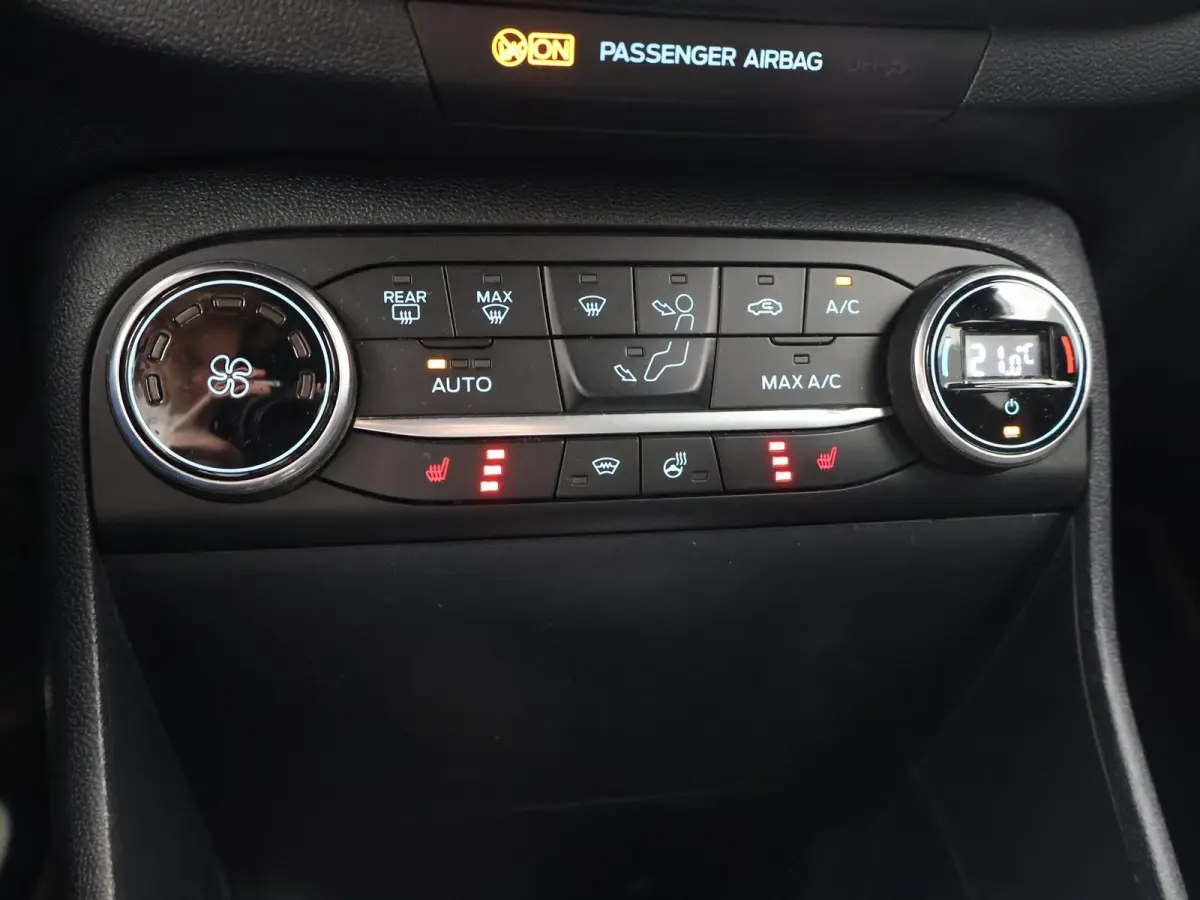 1.0 ECOBOOST ST-LINE + WINTERPACK | NAVIGATIE | APPLE CARPLAY | 17 INCH LMV