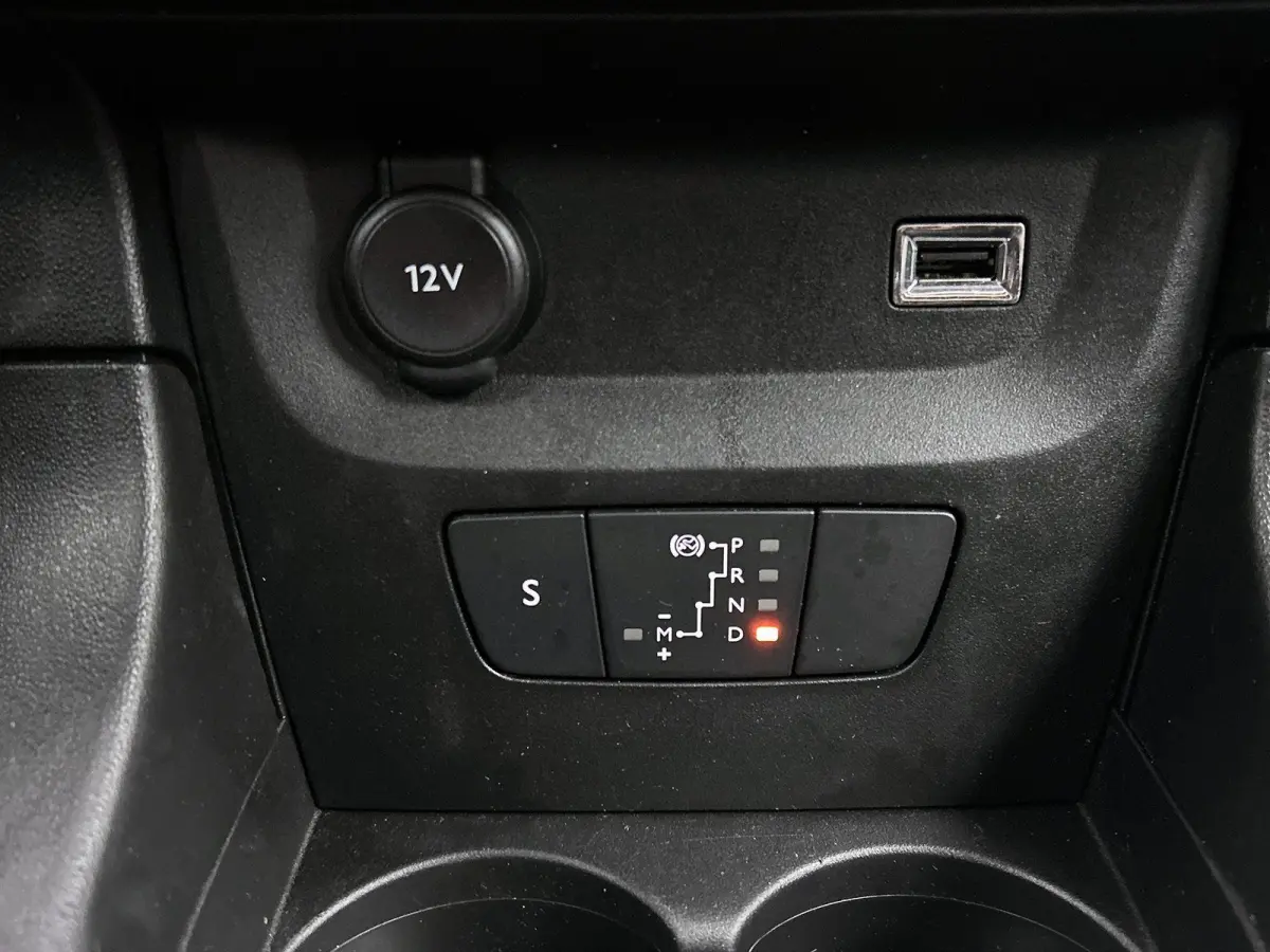 1.2 110pk Shine Automaat | Navigatie | Climate Control | Cruise Control | Camera | LED | 16"LMV |