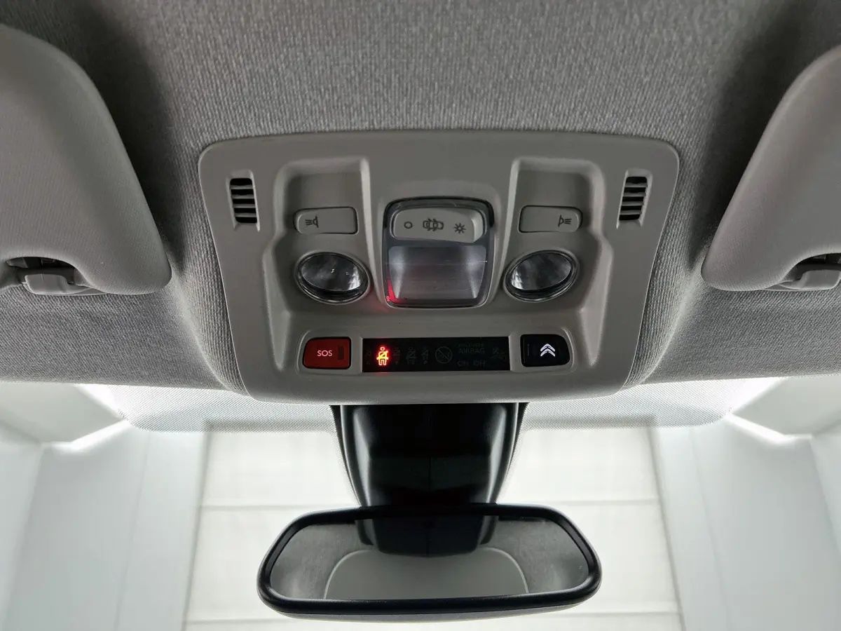 1.2 110pk Shine Automaat | Navigatie | Climate Control | Cruise Control | Camera | LED | 16"LMV |