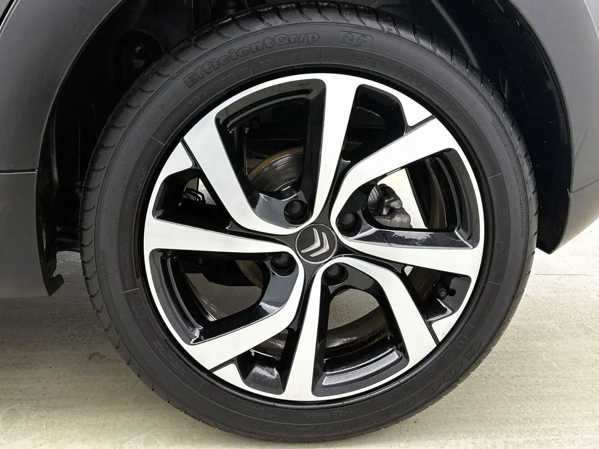 1.2 110pk Shine Automaat | Navigatie | Climate Control | Cruise Control | Camera | LED | 16"LMV |