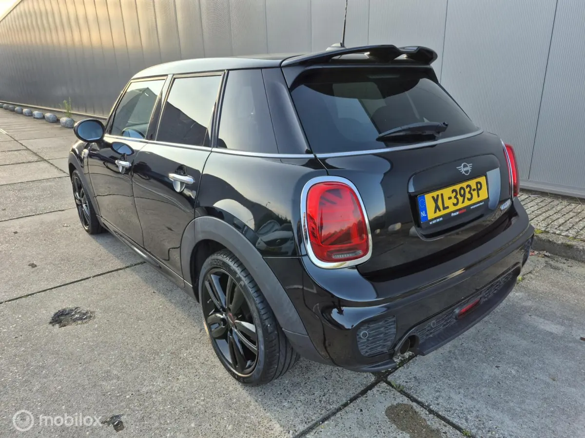 1.5 Cooper JCW Pakket / NAP / Dealer onderhouden