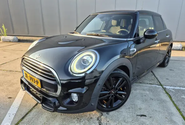 1.5 Cooper JCW Pakket / NAP / Dealer onderhouden