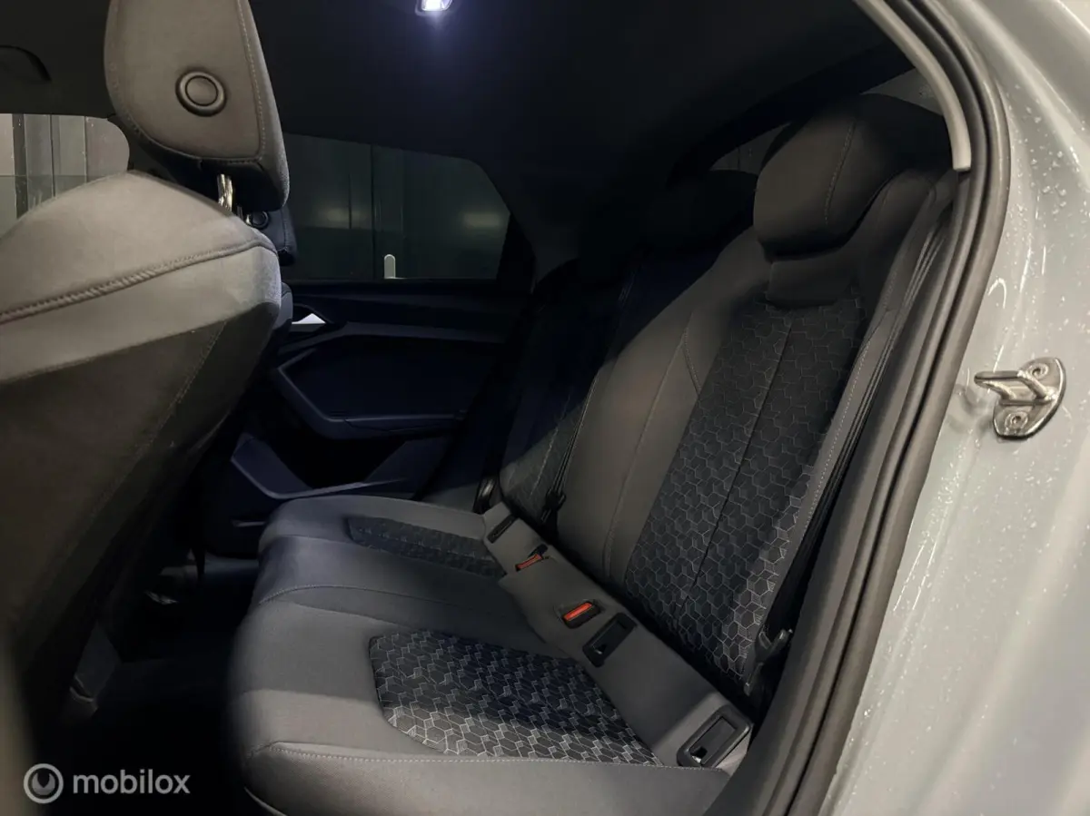 30 TFSI S edition carplay/stoelverwarming