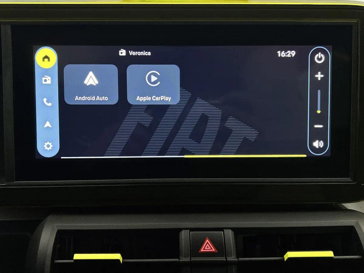113pk La Prima 11 kW 44 kWh Automaat | Stoel-/Stuurverwarming | Camera | Stoel-/Stuurverwarming | LED Koplampen | DAB Ontvanger | Climate Control | Cruise Control | 17"LMV | Apple Carplay/An