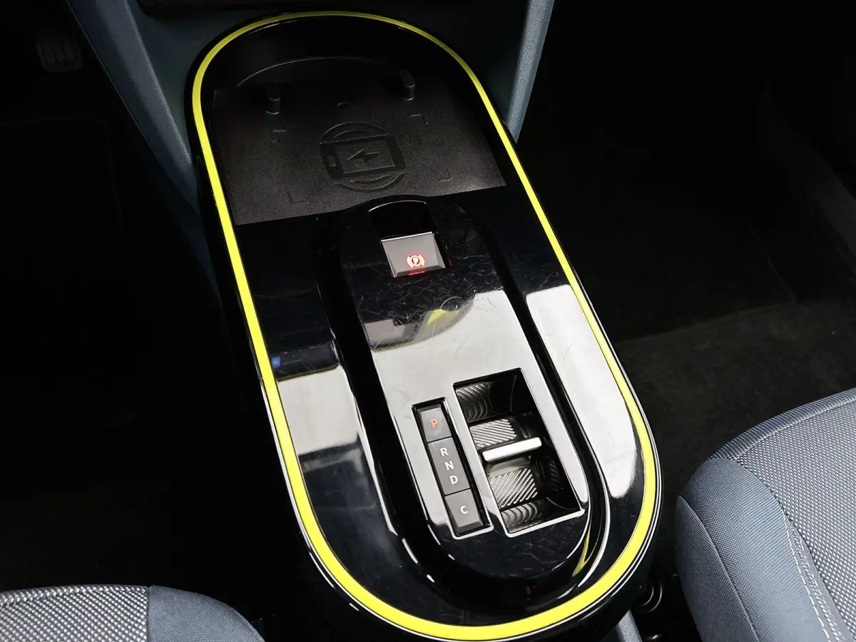 113pk La Prima 11 kW 44 kWh Automaat | Stoel-/Stuurverwarming | Camera | Stoel-/Stuurverwarming | LED Koplampen | DAB Ontvanger | Climate Control | Cruise Control | 17"LMV | Apple Carplay/An