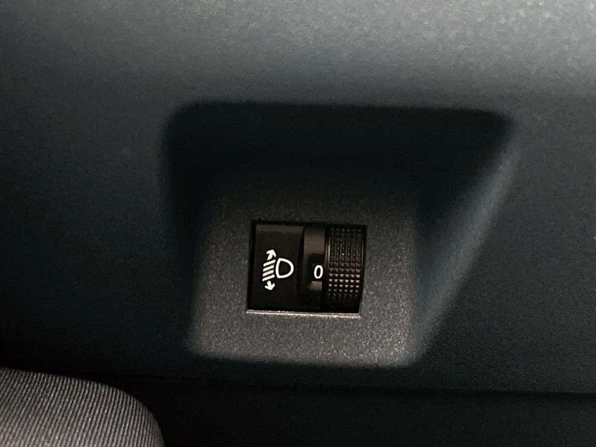 113pk La Prima 11 kW 44 kWh Automaat | Stoel-/Stuurverwarming | Camera | Stoel-/Stuurverwarming | LED Koplampen | DAB Ontvanger | Climate Control | Cruise Control | 17"LMV | Apple Carplay/An