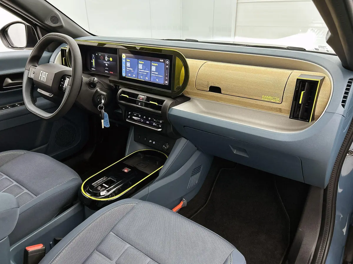 113pk La Prima 11 kW 44 kWh Automaat | Stoel-/Stuurverwarming | Camera | Stoel-/Stuurverwarming | LED Koplampen | DAB Ontvanger | Climate Control | Cruise Control | 17"LMV | Apple Carplay/An