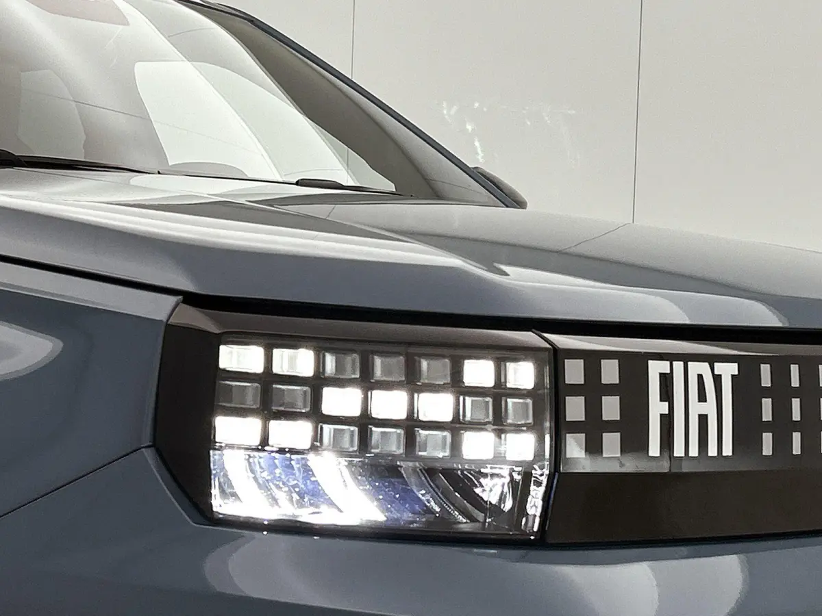 113pk La Prima 11 kW 44 kWh Automaat | Stoel-/Stuurverwarming | Camera | Stoel-/Stuurverwarming | LED Koplampen | DAB Ontvanger | Climate Control | Cruise Control | 17"LMV | Apple Carplay/An
