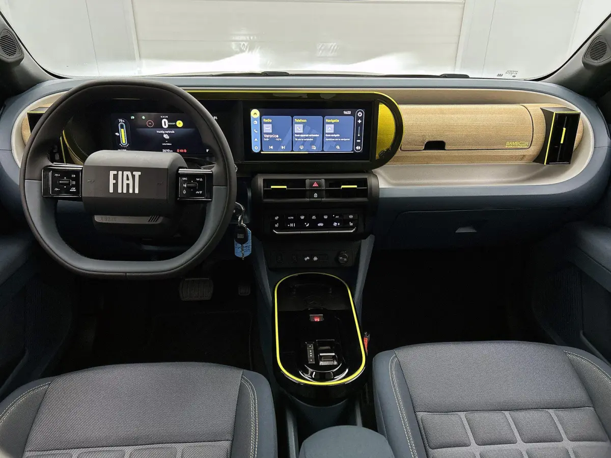 113pk La Prima 11 kW 44 kWh Automaat | Stoel-/Stuurverwarming | Camera | Stoel-/Stuurverwarming | LED Koplampen | DAB Ontvanger | Climate Control | Cruise Control | 17"LMV | Apple Carplay/An