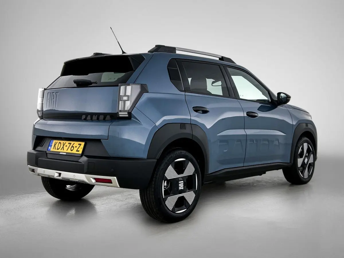 113pk La Prima 11 kW 44 kWh Automaat | Stoel-/Stuurverwarming | Camera | Stoel-/Stuurverwarming | LED Koplampen | DAB Ontvanger | Climate Control | Cruise Control | 17"LMV | Apple Carplay/An