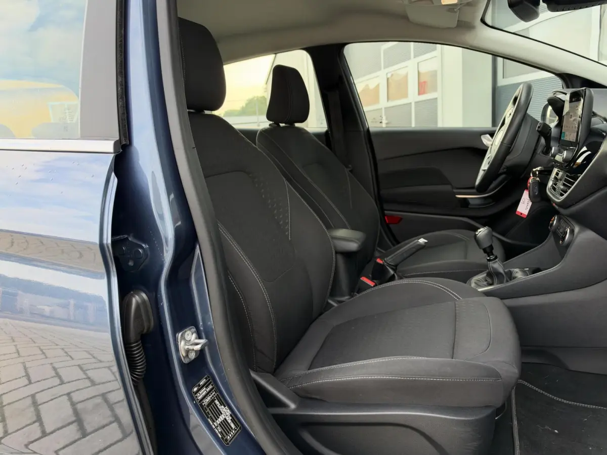 1.0 EcoBoost Titanium | LED | CarPlay | Navigatie | Cruise | Climate | Lichtmetaal | Sensoren