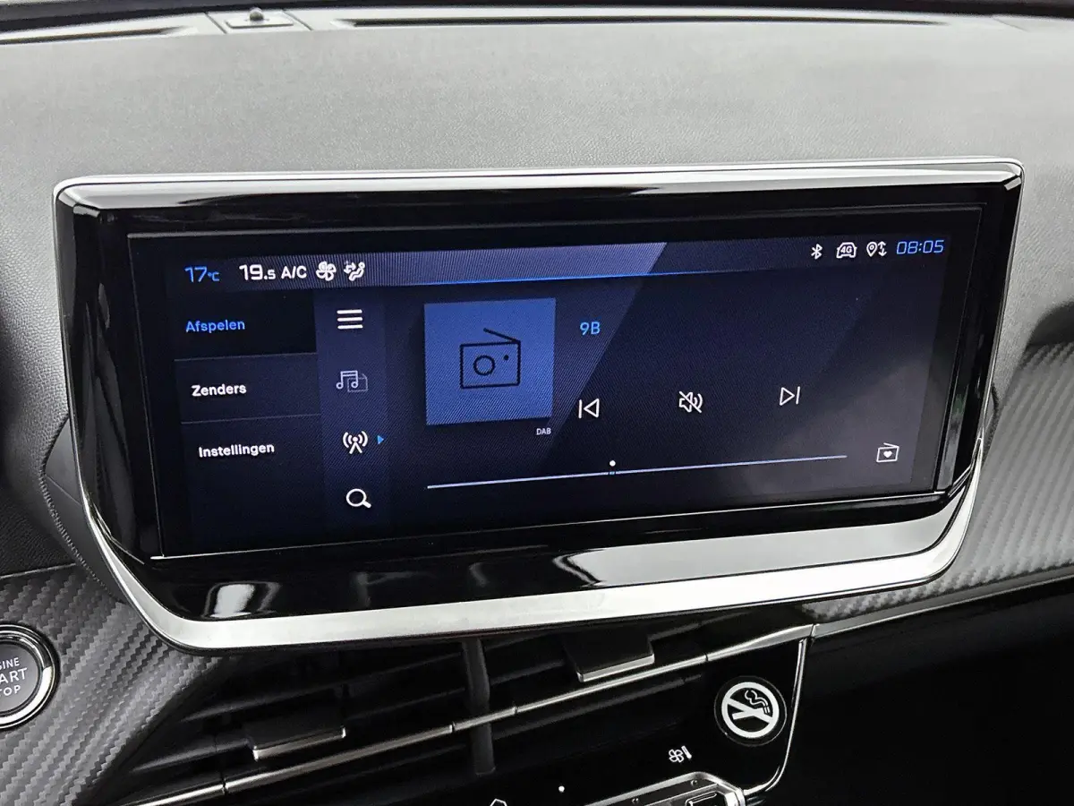 1.2 Hybrid 145pk Allure Automaat | Tot 8 Jaar Garantie | Adaptieve Cruise Control | LED | 17"LMV | Climate Control | Camera Voor + Achter | Dodehoekdetectie | Apple Carplay/Android Auto |