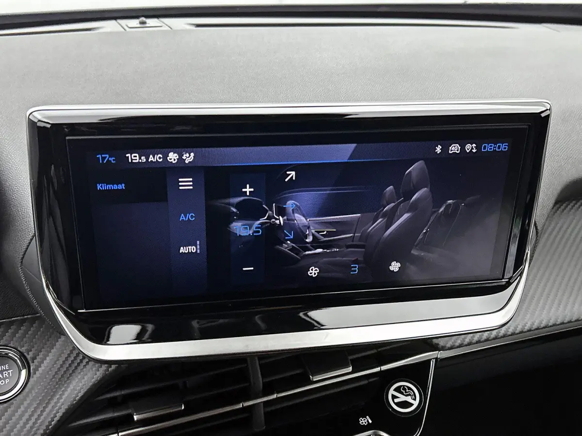 1.2 Hybrid 145pk Allure Automaat | Tot 8 Jaar Garantie | Adaptieve Cruise Control | LED | 17"LMV | Climate Control | Camera Voor + Achter | Dodehoekdetectie | Apple Carplay/Android Auto |