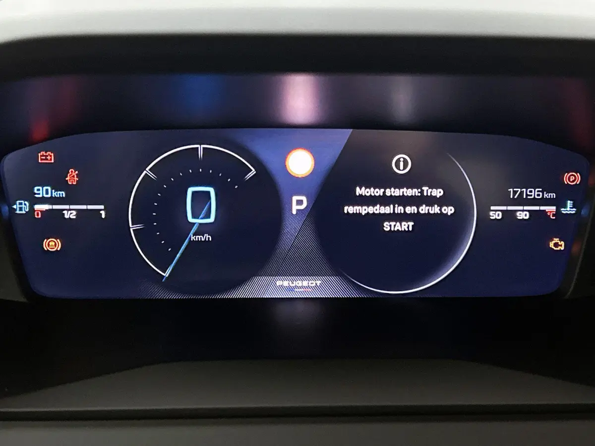 1.2 Hybrid 145pk Allure Automaat | Tot 8 Jaar Garantie | Adaptieve Cruise Control | LED | 17"LMV | Climate Control | Camera Voor + Achter | Dodehoekdetectie | Apple Carplay/Android Auto |