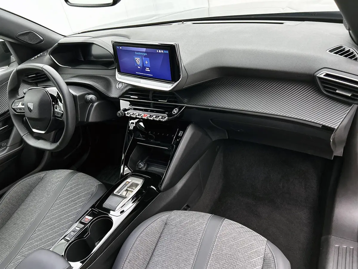 1.2 Hybrid 145pk Allure Automaat | Tot 8 Jaar Garantie | Adaptieve Cruise Control | LED | 17"LMV | Climate Control | Camera Voor + Achter | Dodehoekdetectie | Apple Carplay/Android Auto |