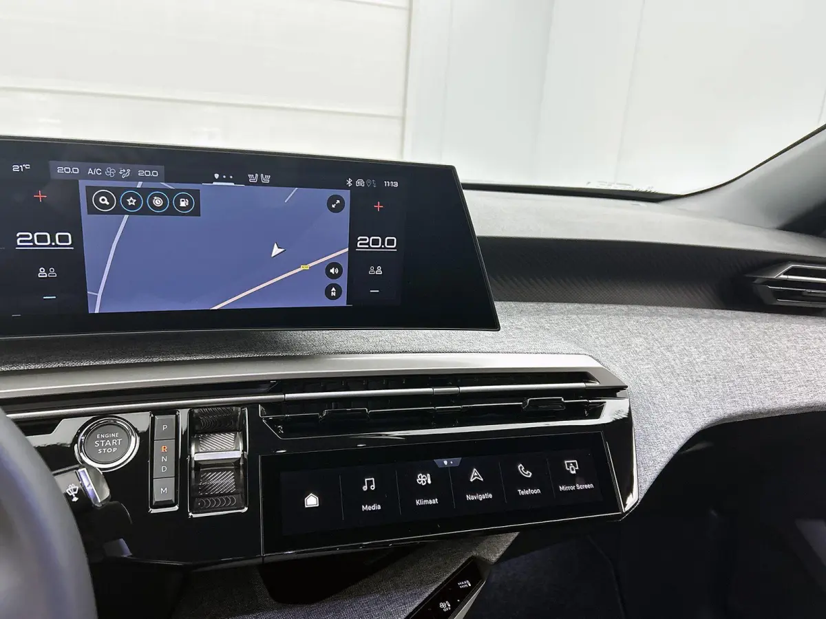 1.2 Hybrid 145pk Allure Automaat | Tot 8 Jaar Garantie | Navigatie | Adaptieve Cruise Control | Stoelverwarming | 360 Camera | LMV | AppleCarPlay/AndroidAuto | Climate Control | Virt.Cockpit