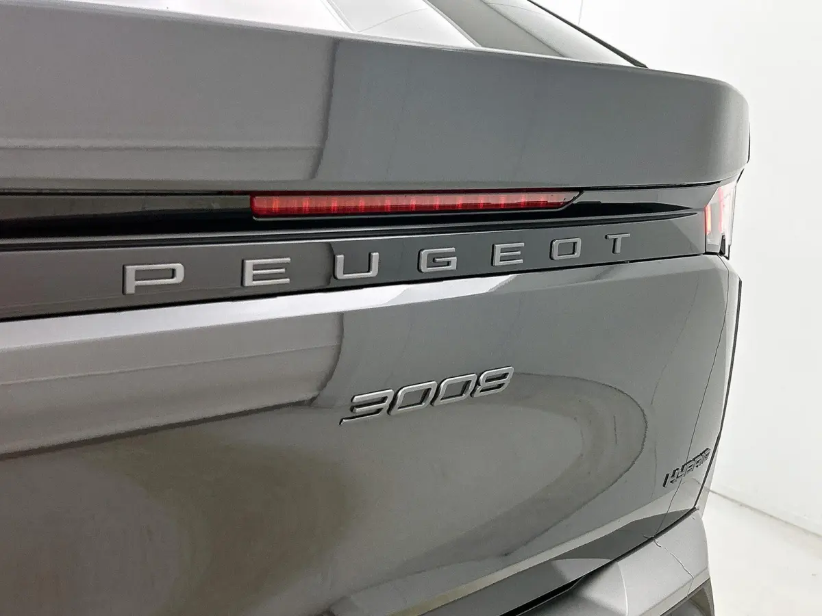 1.2 Hybrid 145pk Allure Automaat | Tot 8 Jaar Garantie | Navigatie | Adaptieve Cruise Control | Stoelverwarming | 360 Camera | LMV | AppleCarPlay/AndroidAuto | Climate Control | Virt.Cockpit