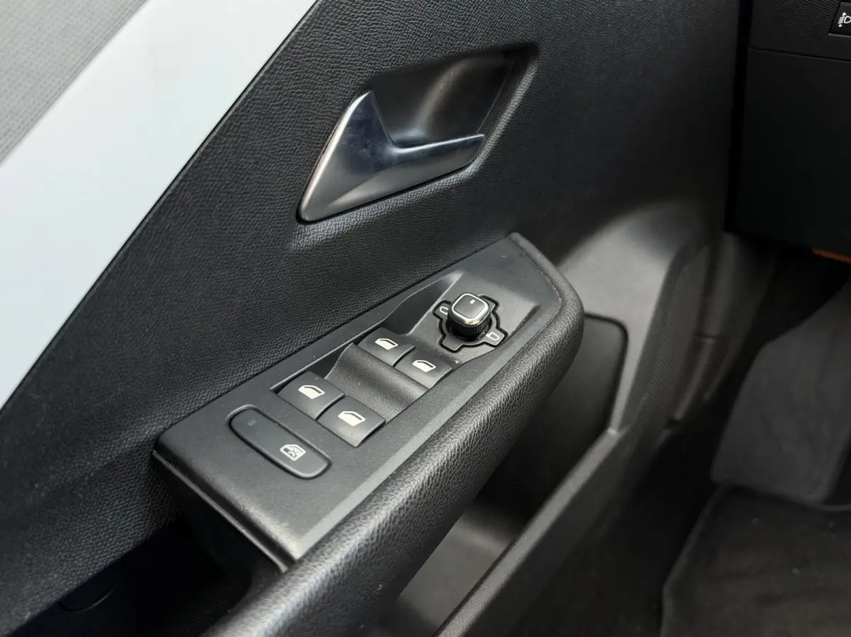 1.2 Edition | LED | CarPlay | Navigatie | Climate | Cruise | DAB | Lichtmetaal | Sensoren