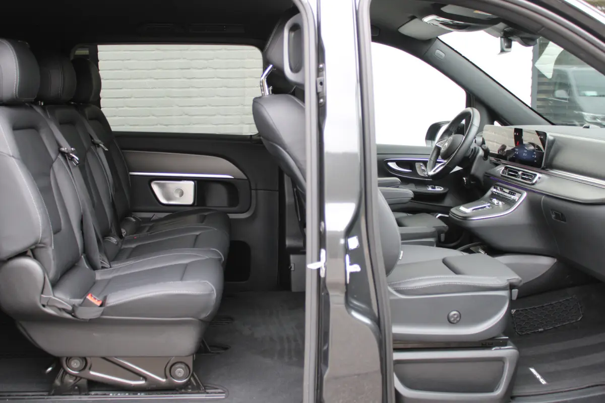 300d / DC / AMG / 4-Matic / bj2026 / Elec Stoelen / Luchtvering / Burmester / Vol Opties / NIEUWSTAAT