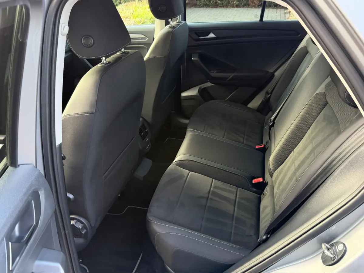 1.5 TSI 150pk DSG Style | Trekhaak | Camera | Navi | 4-season | Elek. Achterklep | Dode hoek | Rijklaar incl. garantie