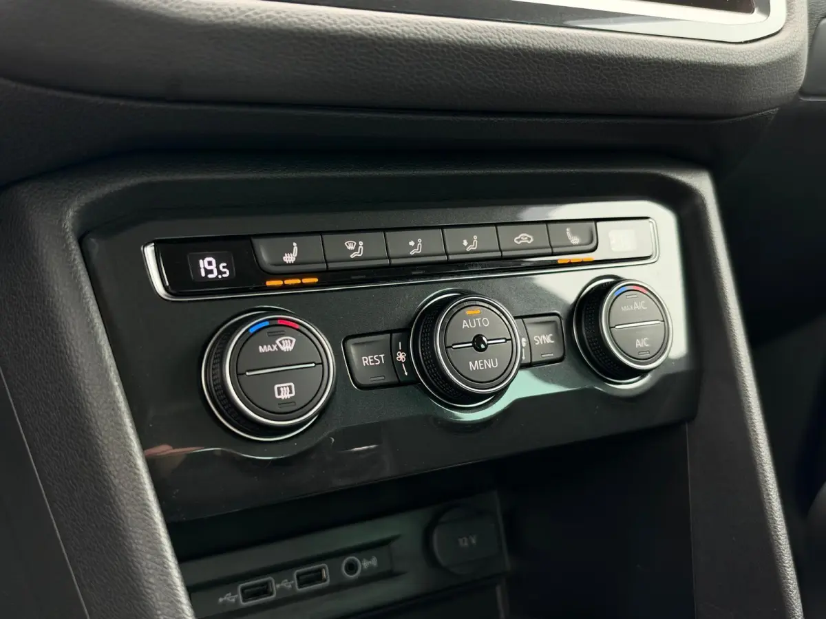1.5 TSI Life Business | LED | Adaptive Cruise | CarPlay | Navigatie | Climate | Stoelverwarming
