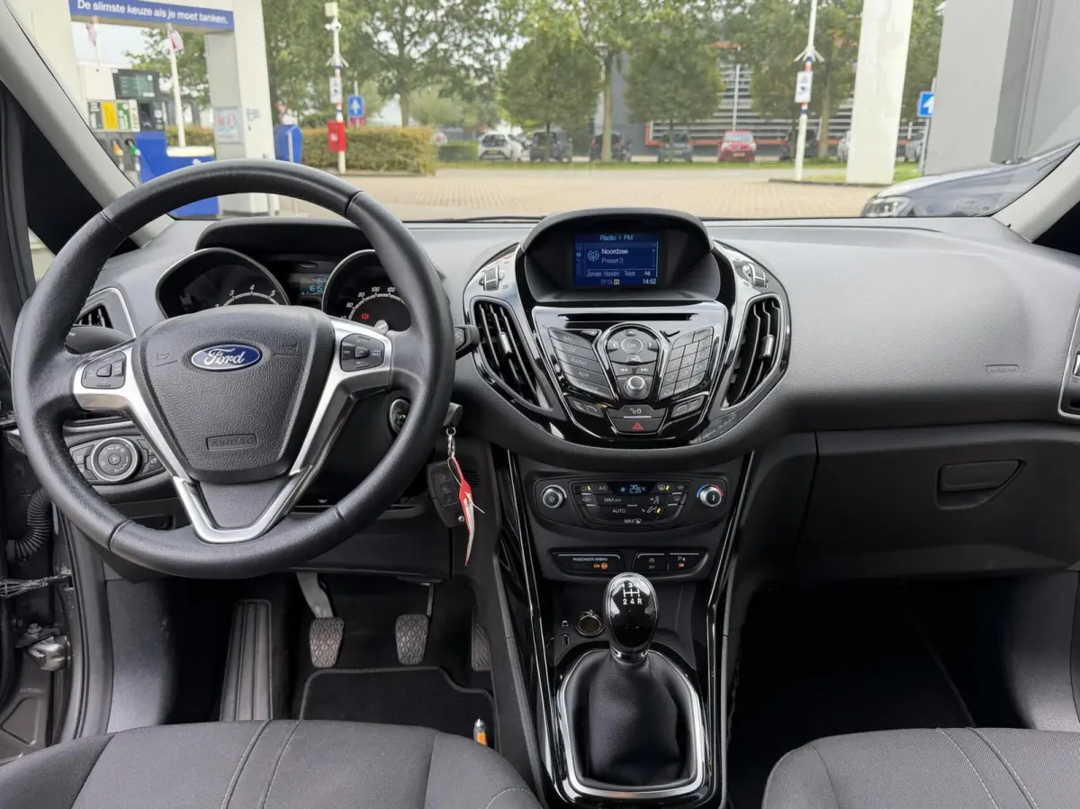 1.0 EcoBoost Titanium 1e eig Navi clima trekhaak