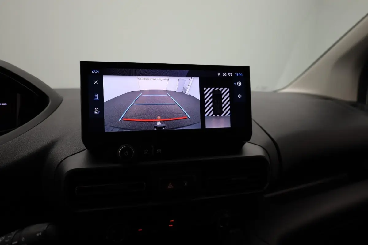 1.5 BlueHDi 130 EAT8 S&S L1 | All season banden | Trekhaak | Dodehoekbewaking | Suroundview |  | Achteruitrijcamera | Airco | Apple Carplay/Android Auto|telefoonintegratie premium