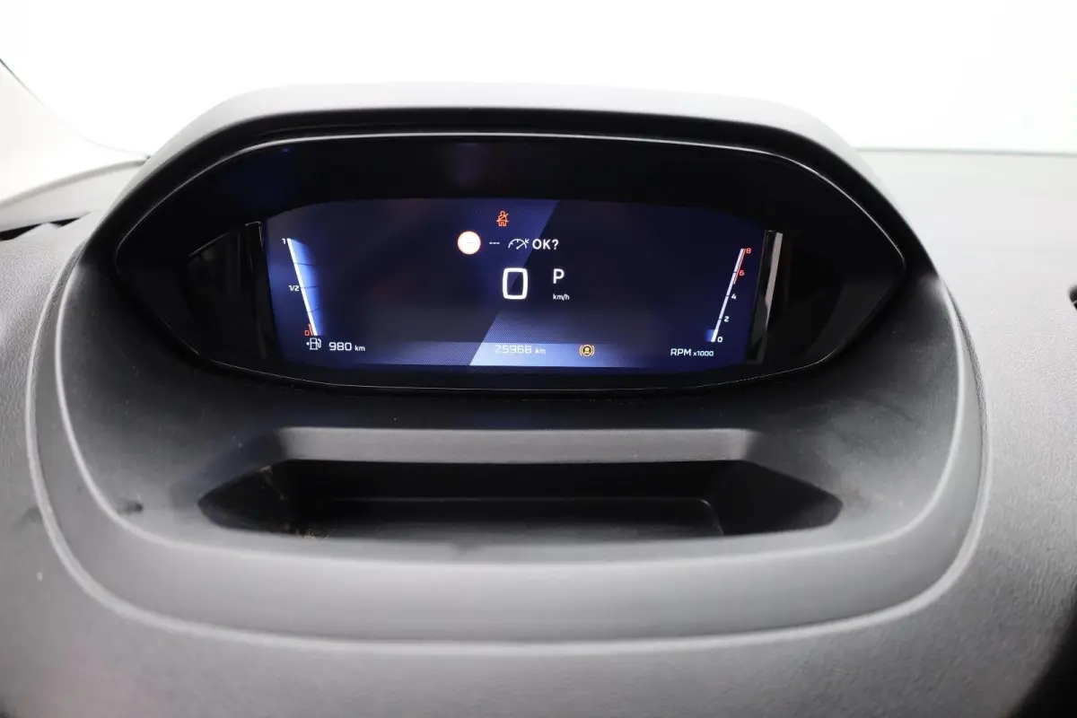 1.5 BlueHDi 130 EAT8 S&S L1 | All season banden | Trekhaak | Dodehoekbewaking | Suroundview |  | Achteruitrijcamera | Airco | Apple Carplay/Android Auto|telefoonintegratie premium