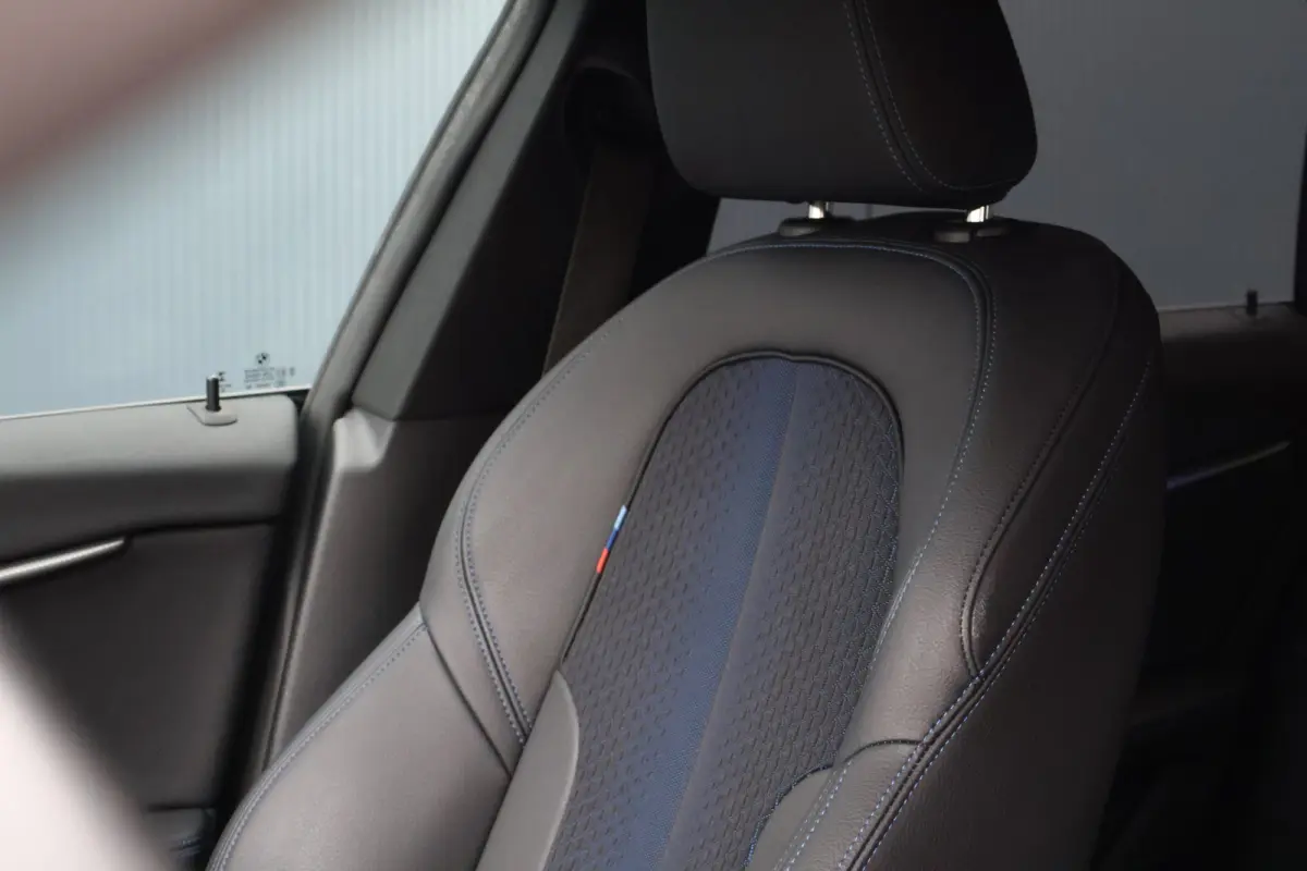 218i M-Sport Executive Edition Automaat | Camera | Apple Carplay / Android Auto | 18 Inch | HiFi Audio