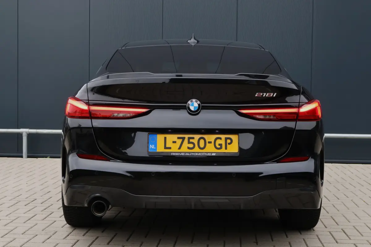 218i M-Sport Executive Edition Automaat | Camera | Apple Carplay / Android Auto | 18 Inch | HiFi Audio