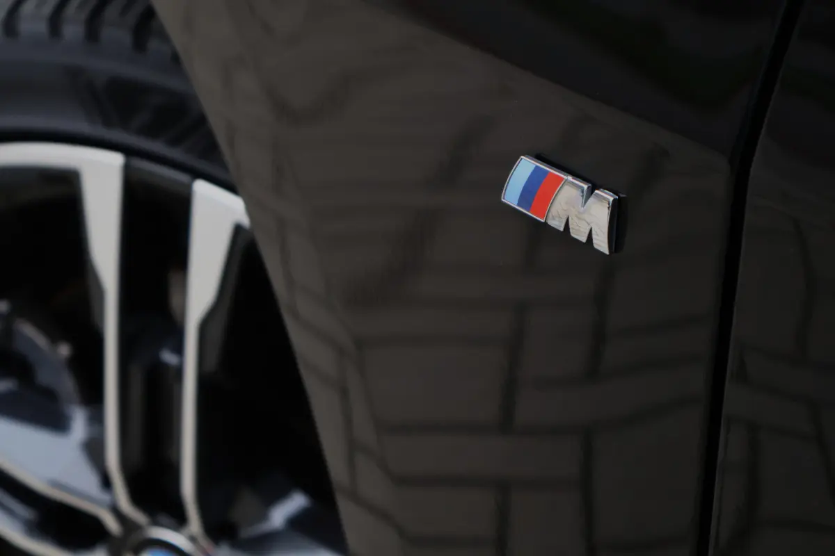 218i M-Sport Executive Edition Automaat | Camera | Apple Carplay / Android Auto | 18 Inch | HiFi Audio