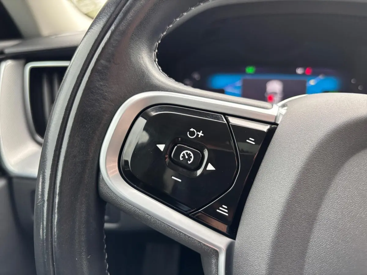2.0 T6 Plug-in hybrid AWD Inscription Exclusive ✅ Pano ✅ Leder ✅ ACC