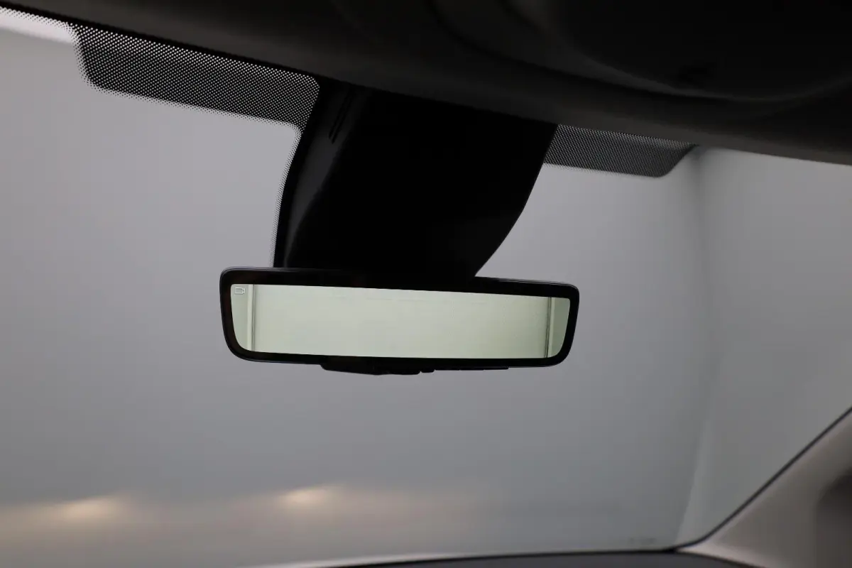 1.5 BlueHDi 130 EAT8 S&S L1 All season banden | Trekhaak | Dodehoekbewaking | Suroundview | Achteruitrijcamera | Airco | Apple Carplay/Android Auto|telefoonintegratie premium