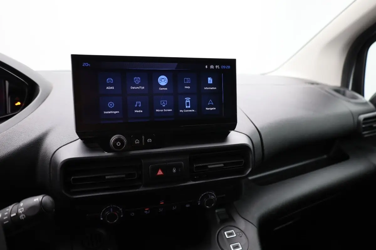 1.5 BlueHDi 130 EAT8 S&S L1 All season banden | Trekhaak | Dodehoekbewaking | Suroundview | Achteruitrijcamera | Airco | Apple Carplay/Android Auto|telefoonintegratie premium