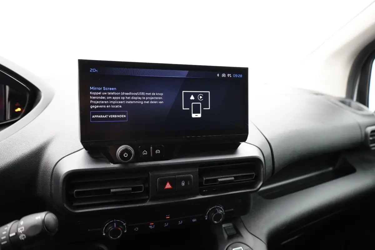 1.5 BlueHDi 130 EAT8 S&S L1 All season banden | Trekhaak | Dodehoekbewaking | Suroundview | Achteruitrijcamera | Airco | Apple Carplay/Android Auto|telefoonintegratie premium